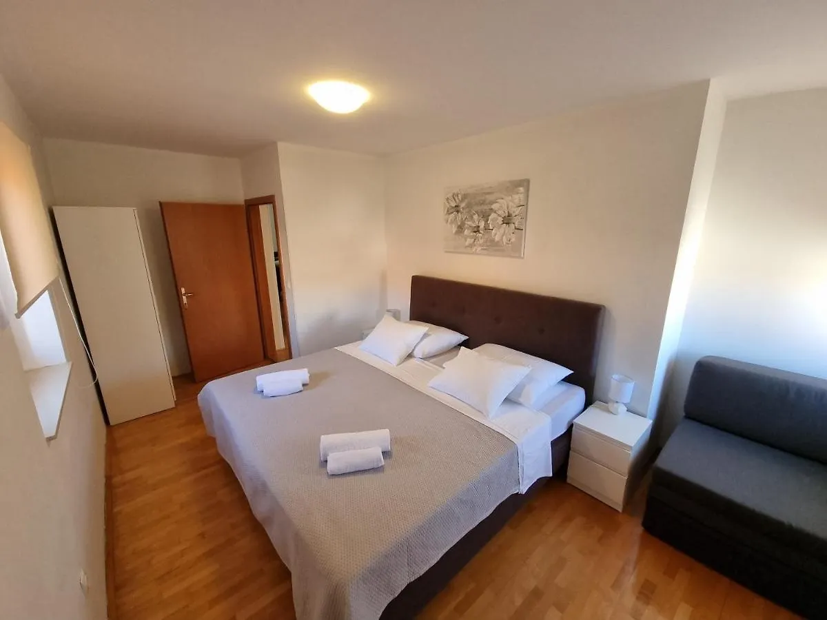 Apartments Ivana Rab Rab Town 0*,